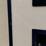 EEE Leuchtbuchstabe mit Riß  /