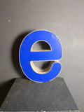 eee Leuchtbuchstabe mit Beschädigungen   /