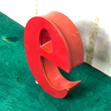 eee  Leuchtbuchstabe  /