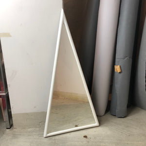 Dreieckiger weißer Spiegel +