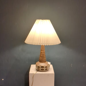 Tischlampe mit Keramik Fuß smuk retro Keramik Lampe Nr. 6208 produceret hos Michael Andersen m.a&s Bornholm of Designer af Marianne Starck.