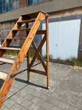 französische Holzleiter zur Dekoration