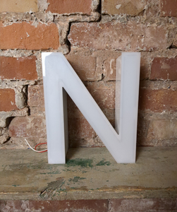 NNN Leuchtbuchstabe  /