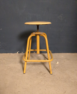 Hocker Metall/ Holzsitzfläche  /