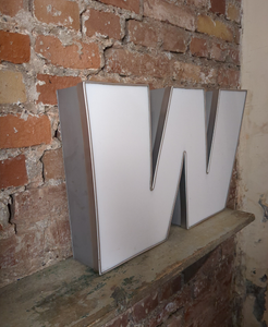WWW Leuchtbuchstabe  /