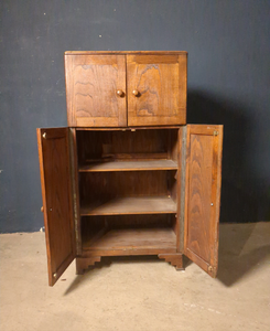 Hochschrank mit 4 Türen  /