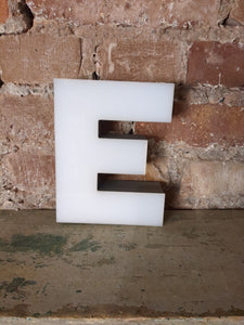 EEE Leuchtbuchstabe   /