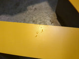 ZZZ Leuchtbuchstabe mit Riss auf der Vorderseite und Beschädigungen
