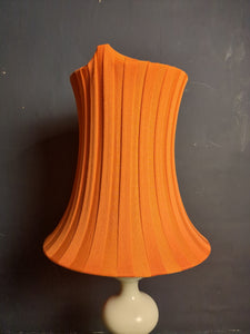 Tischlampe mit Holz Fuß  /