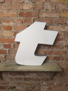 ttt Leuchtbuchstabe  /
