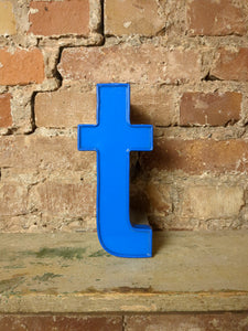 ttt Leuchtbuchstabe  /