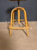 Hocker Metall/ Holzsitzfläche  /