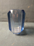 Vase Union  Glas Design Ladena Viznerova  /