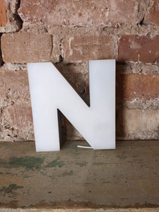 NNN Leuchtbuchstabe  /