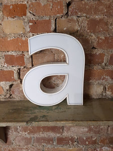 aaa Leuchtbuchstabe  /