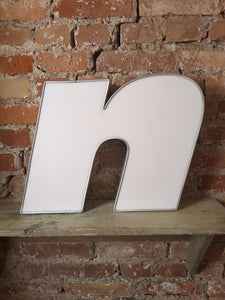 nnn Leuchtbuchstabe  /