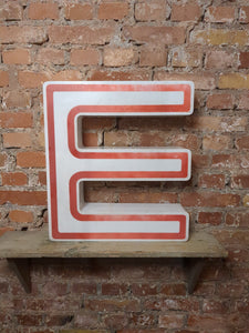 EEE Leuchtbuchstabe  /