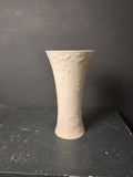 Vase Biskuitporzellan x