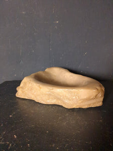 Schale aus Stein  /