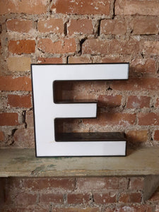 EEE Leuchtbuchstabe  /