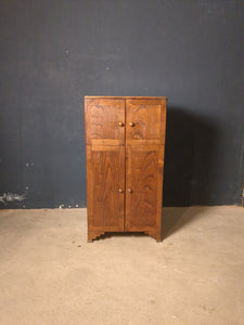 Hochschrank mit 4 Türen  /