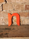 nnn Kunststoff Buchstabe  /