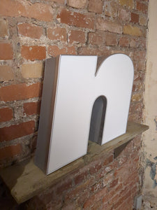 nnn Leuchtbuchstabe  /