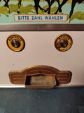 Wettautomat aus den 1960er Jahren  /