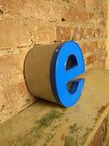eee Leuchtbuchstabe  /