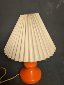Tischlampe mit Keramik Fuß  /