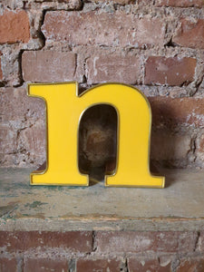 nnn Leuchtbuchstabe  /
