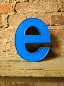 eee Leuchtbuchstabe  /