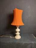 Tischlampe mit Holz Fuß  /