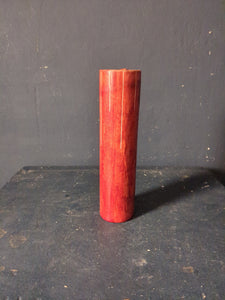Vase Keramik mit rotem Leder bezogen  /