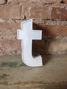 ttt Leuchtbuchstabe  /