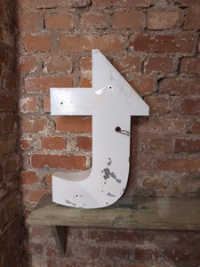 ttt Leuchtbuchstabe  /