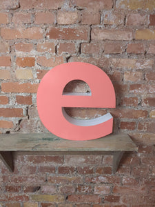 eee Leuchtbuchstabe  /