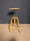 Hocker Metall/ Holzsitzfläche  /