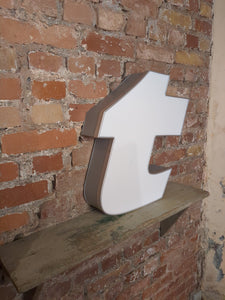 ttt Leuchtbuchstabe  /
